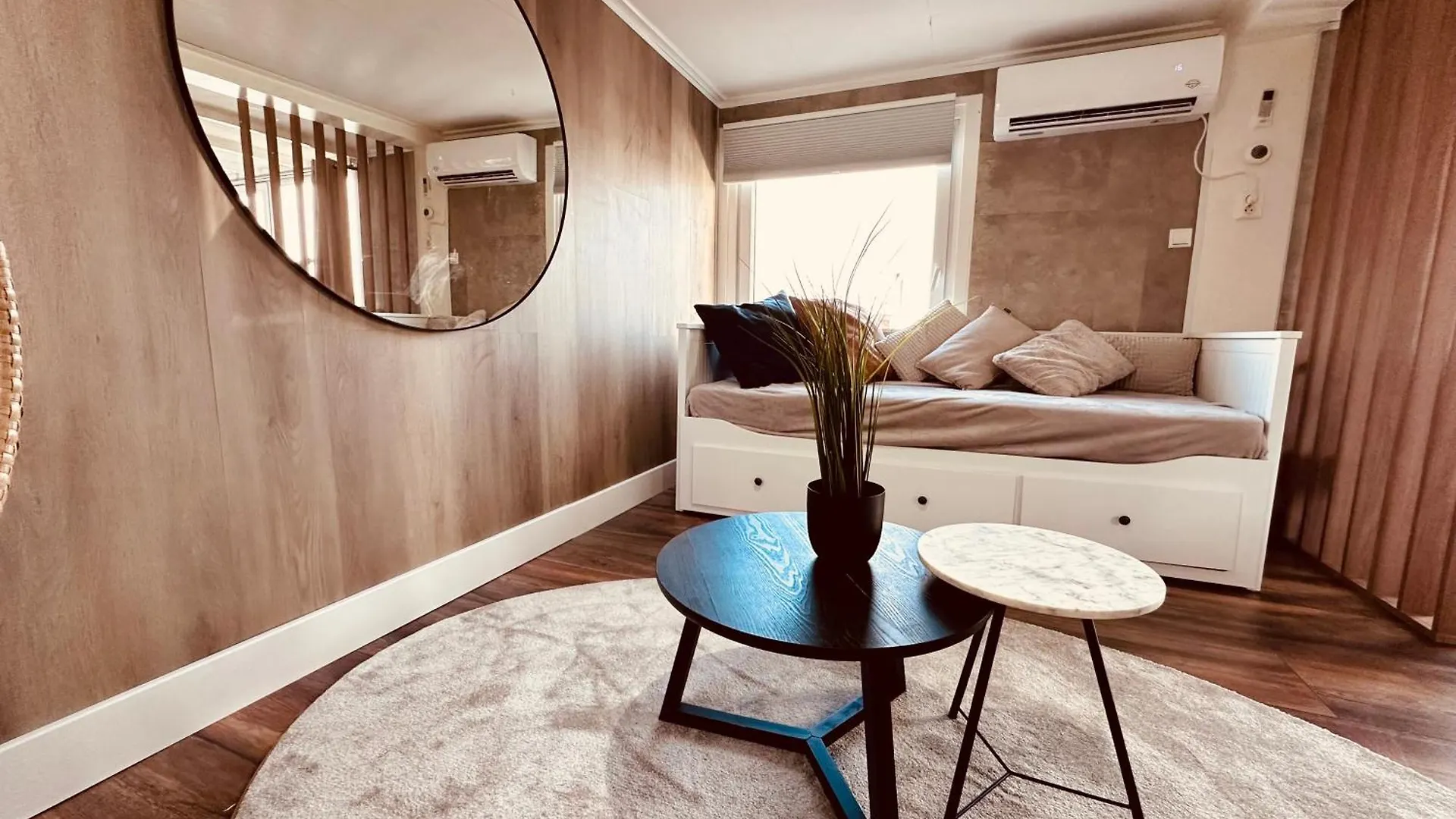 Amsterdam Boathouse Apartment Aalsmeer