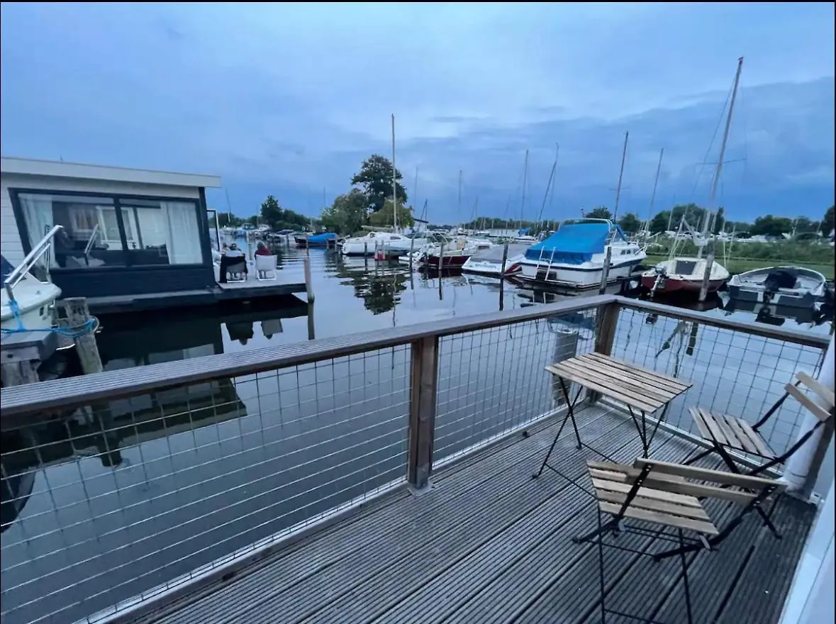 Amsterdam Boathouse Apartment Aalsmeer Netherlands