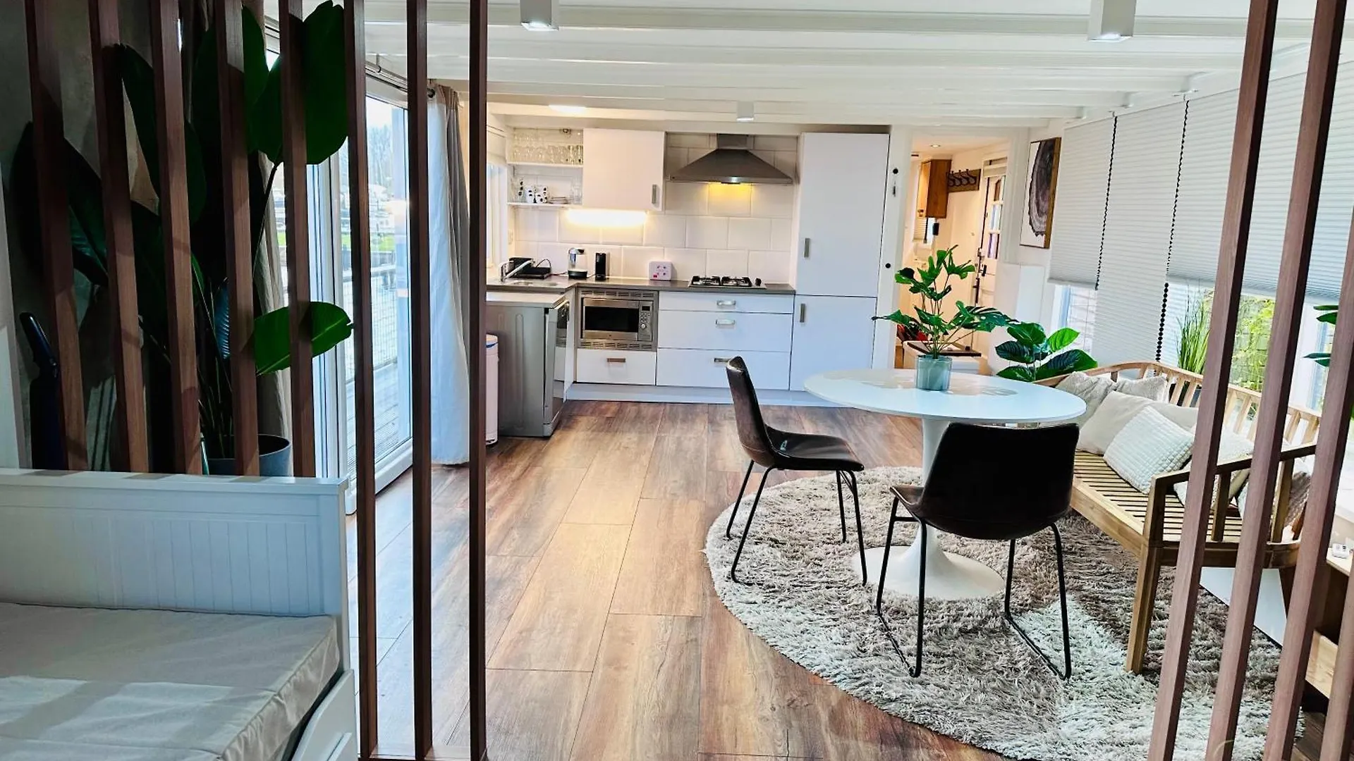 Amsterdam Boathouse Apartment Aalsmeer